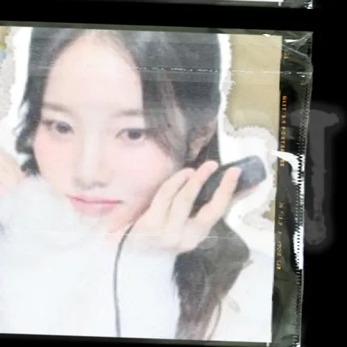 A moment captured by Lee Soojin (Weeekly)'s fan