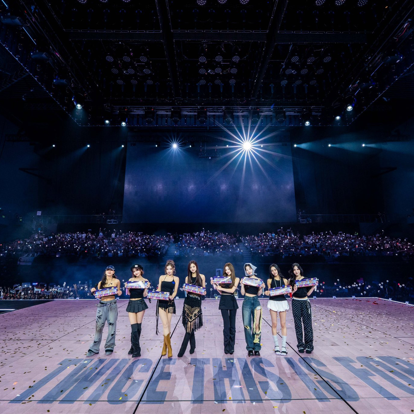 TWICE의 비하인드 컷