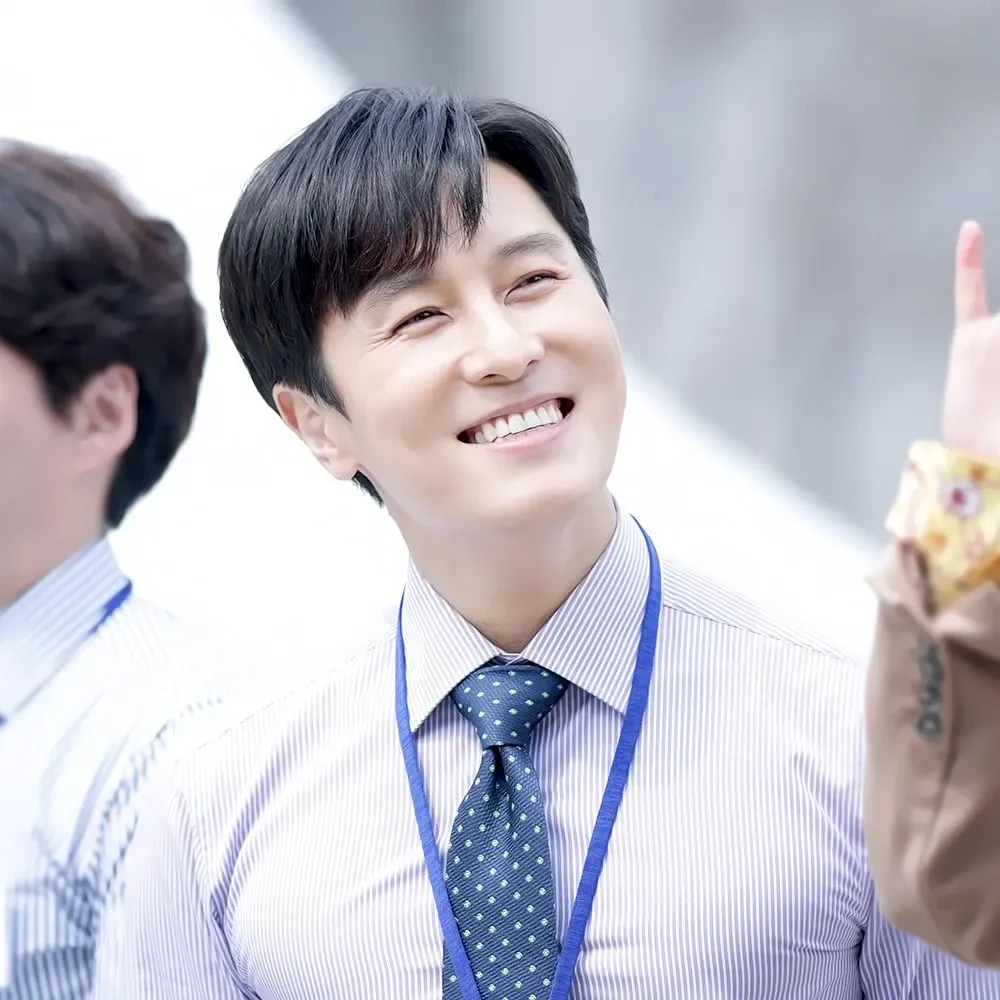 Behind-the-scenes cut of Kim Dongwan (SHINHWA)