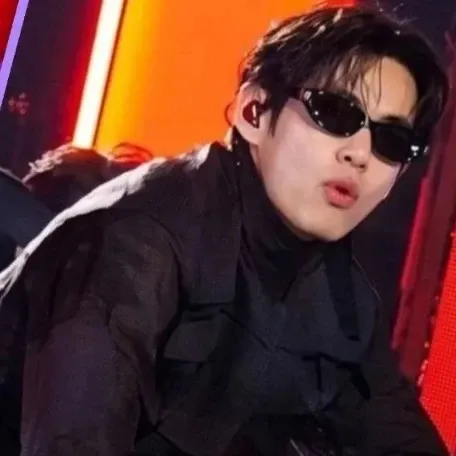 Recent activity shot of V (BTS)