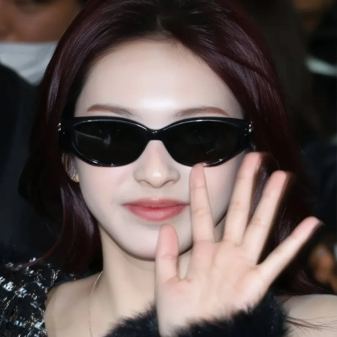 Behind-the-scenes cut of Chiquita (BABYMONSTER)