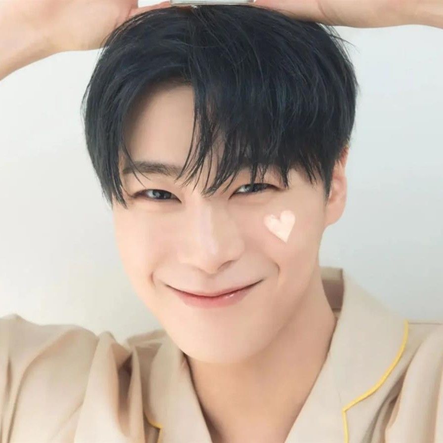 Behind-the-scenes cut of Moonbin (ASTRO)