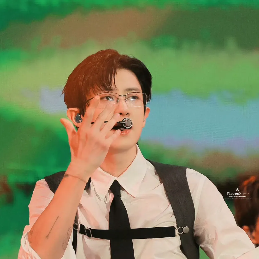 Behind-the-scenes cut of Chanyeol (EXO)