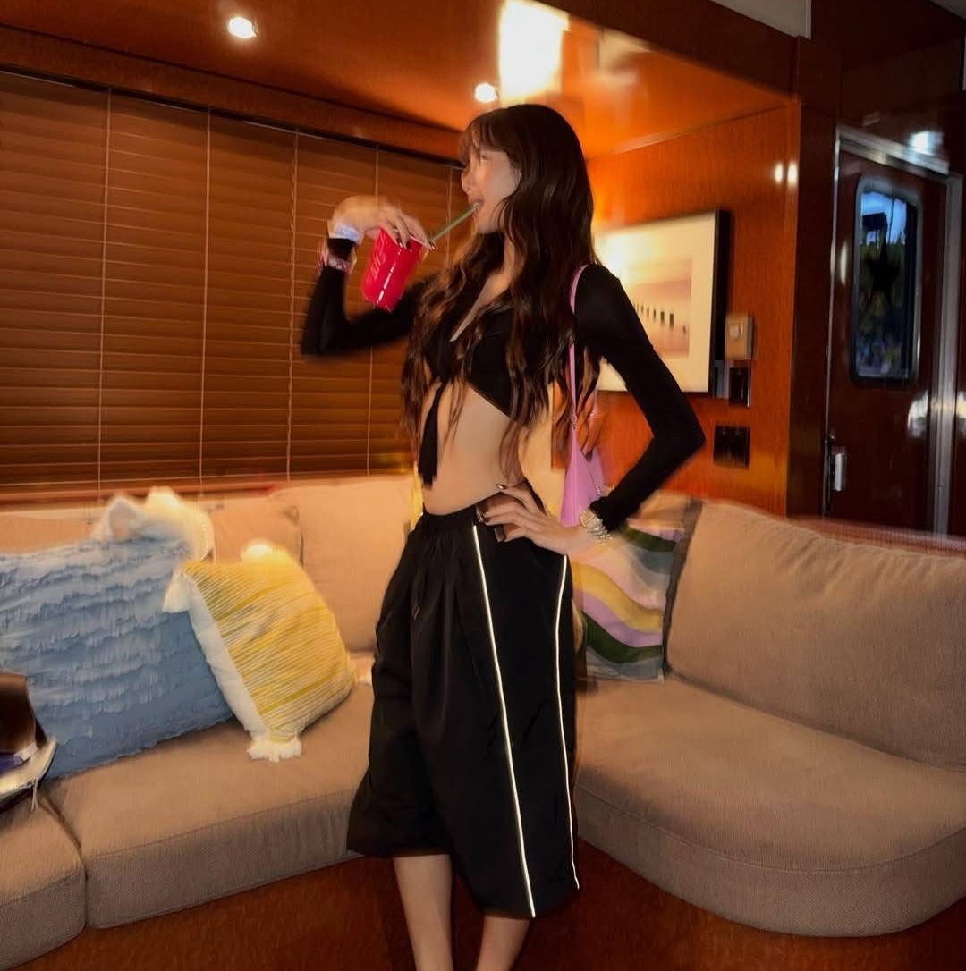 Momen yang diabadikan oleh penggemar Lisa (BLACKPINK)