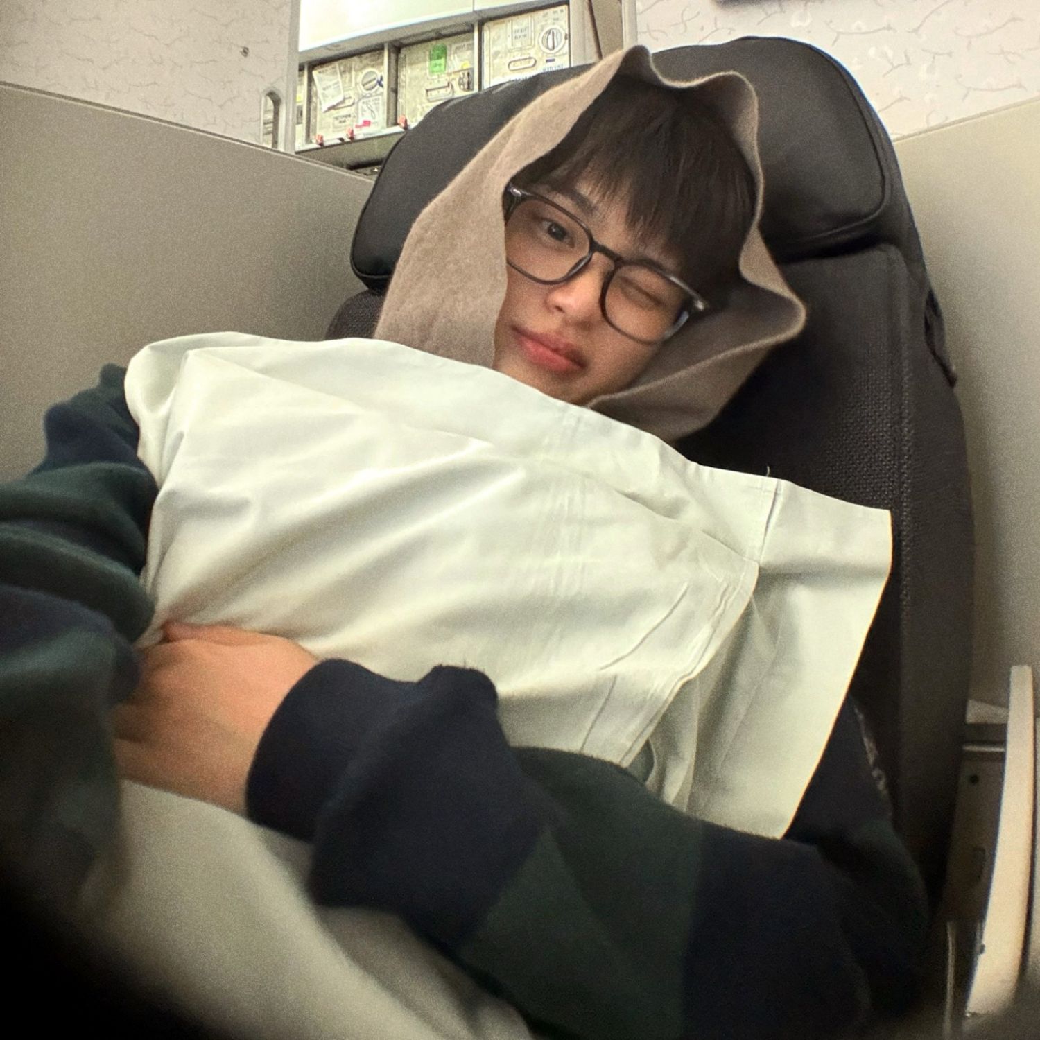 A moment captured by Lee Daehwi (AB6IX)'s fan