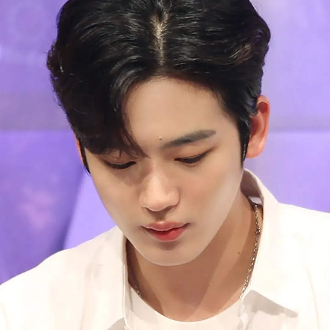 김요한 (위아이) 최근 활동샷