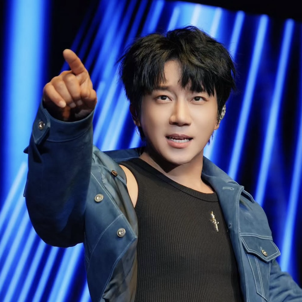 A moment captured by Hwang Chiyeol's fan