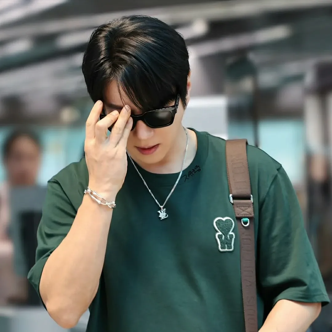 Latest photo of Hwang Chiyeol