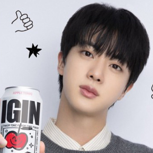 Jin (防弹少年团)的最新活动照片