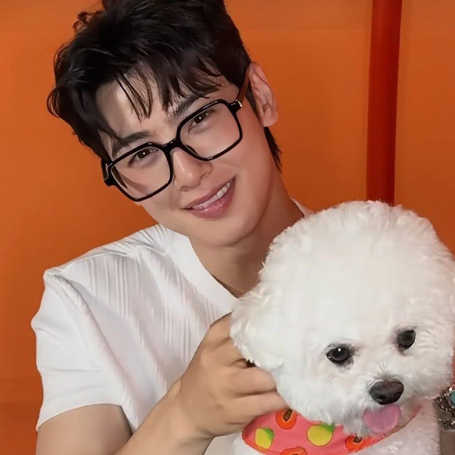 A moment captured by Eunwoo (ASTRO)'s fan