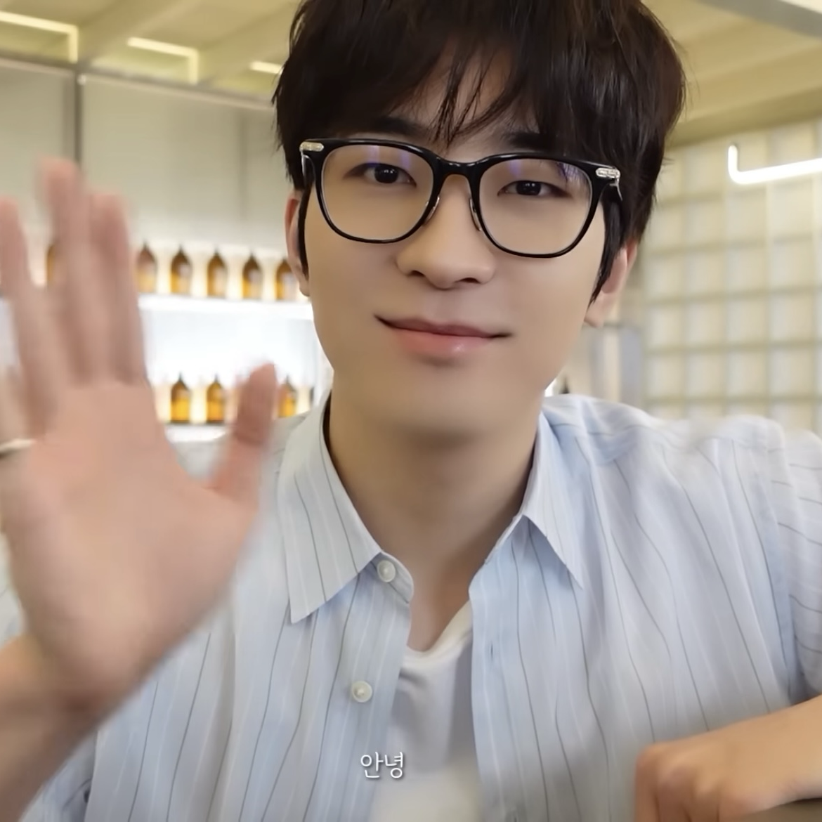 Recent activity shot of Wonwoo (SEVENTEEN)