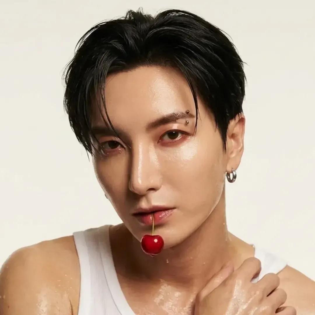 Behind-the-scenes cut of Leeteuk (Super Junior)