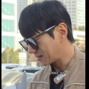 Behind-the-scenes cut of Hwang Chiyeol