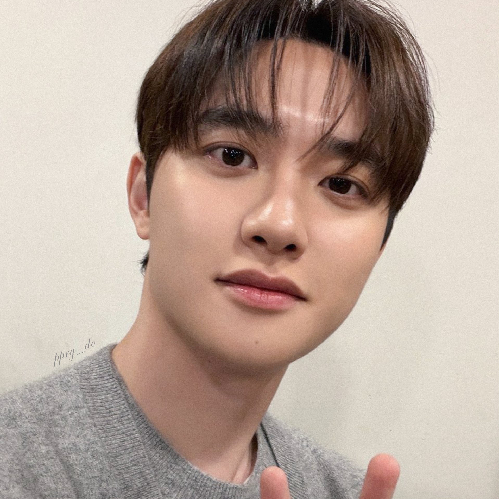 Foto aktivitas terbaru D.O. (EXO)