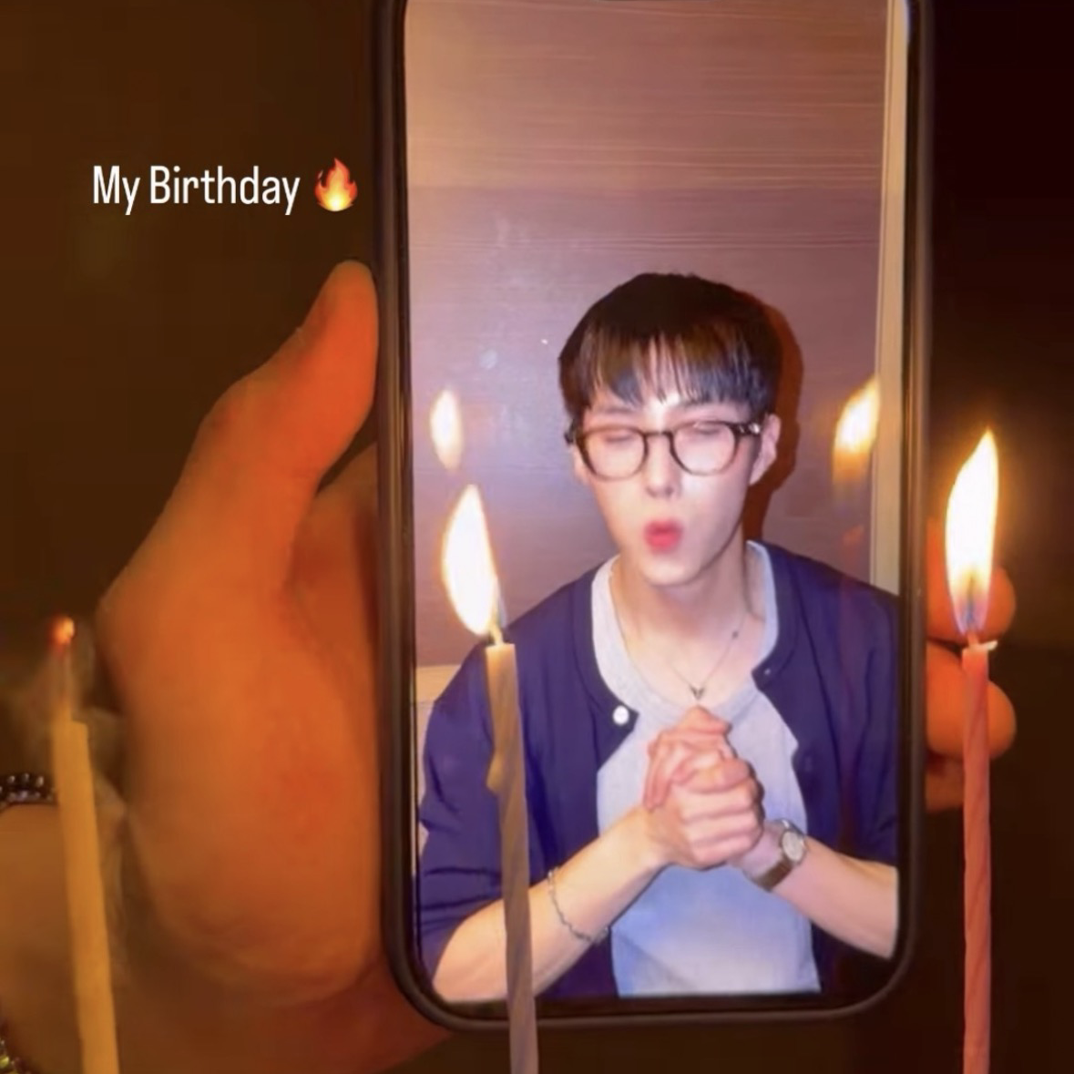 A moment captured by PENTAGON's fan