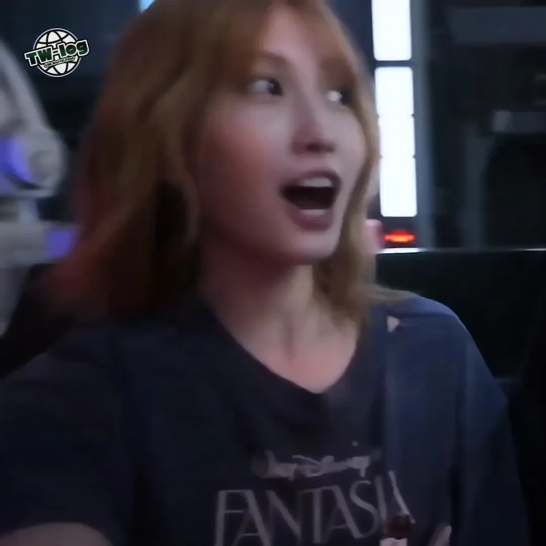 Momo (TWICE)的幕後花絮