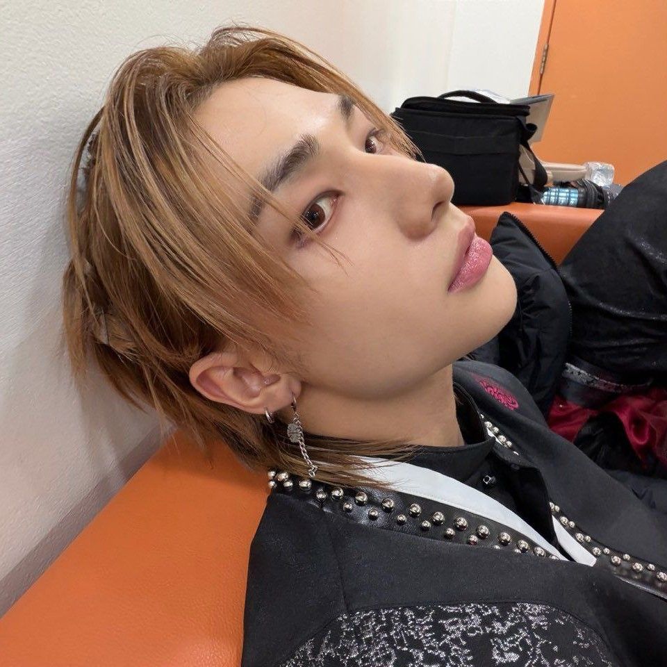 Behind-the-scenes cut of Stray Kids