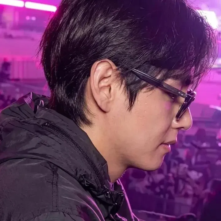 Foto terbaru V (BTS)