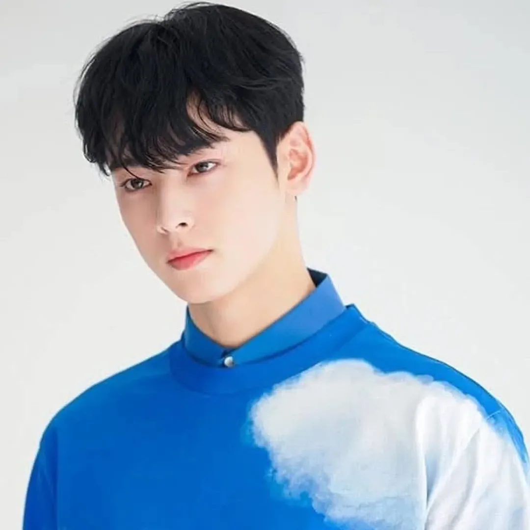 Recent activity shot of Eunwoo (ASTRO)