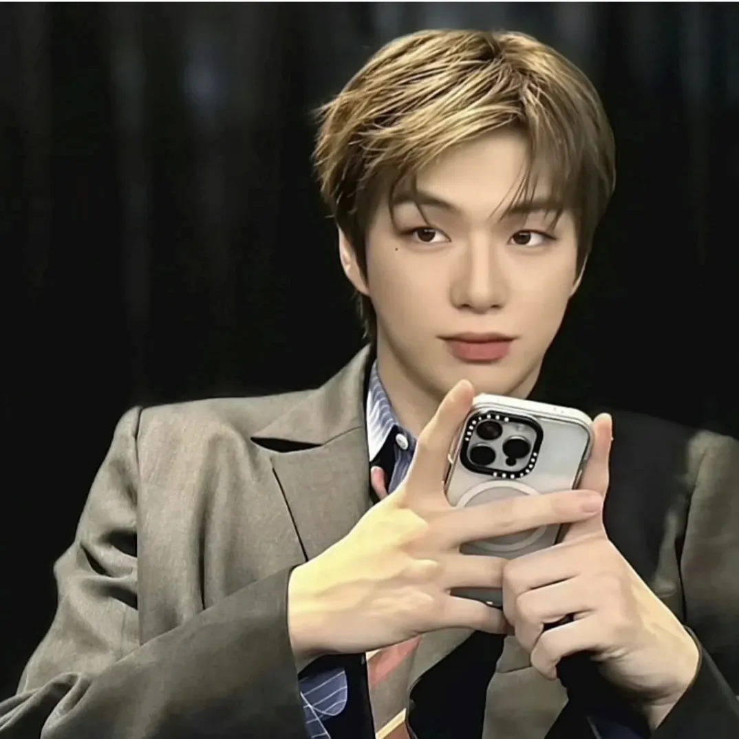 Behind-the-scenes cut of Kang Daniel