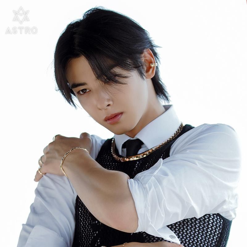 Latest photo of Eunwoo (ASTRO)