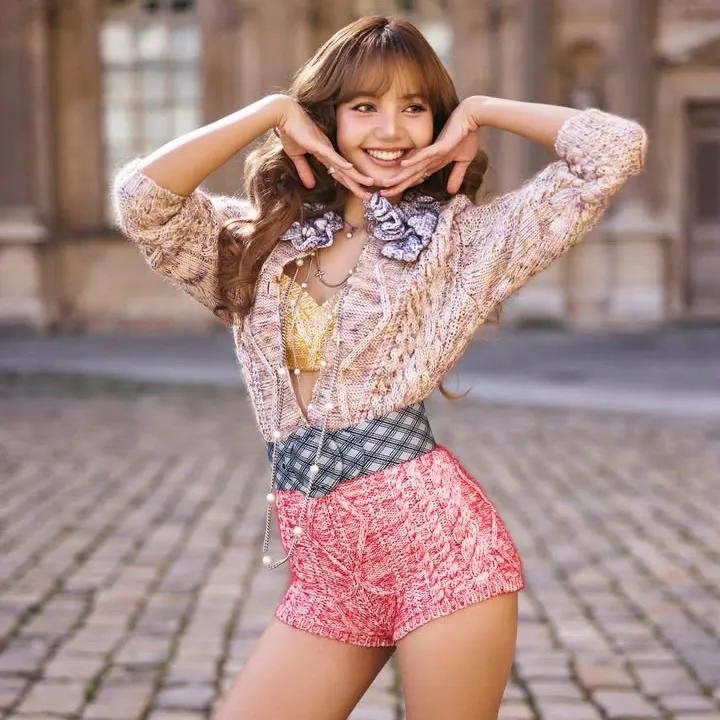 Potret di balik layar Lisa (BLACKPINK)