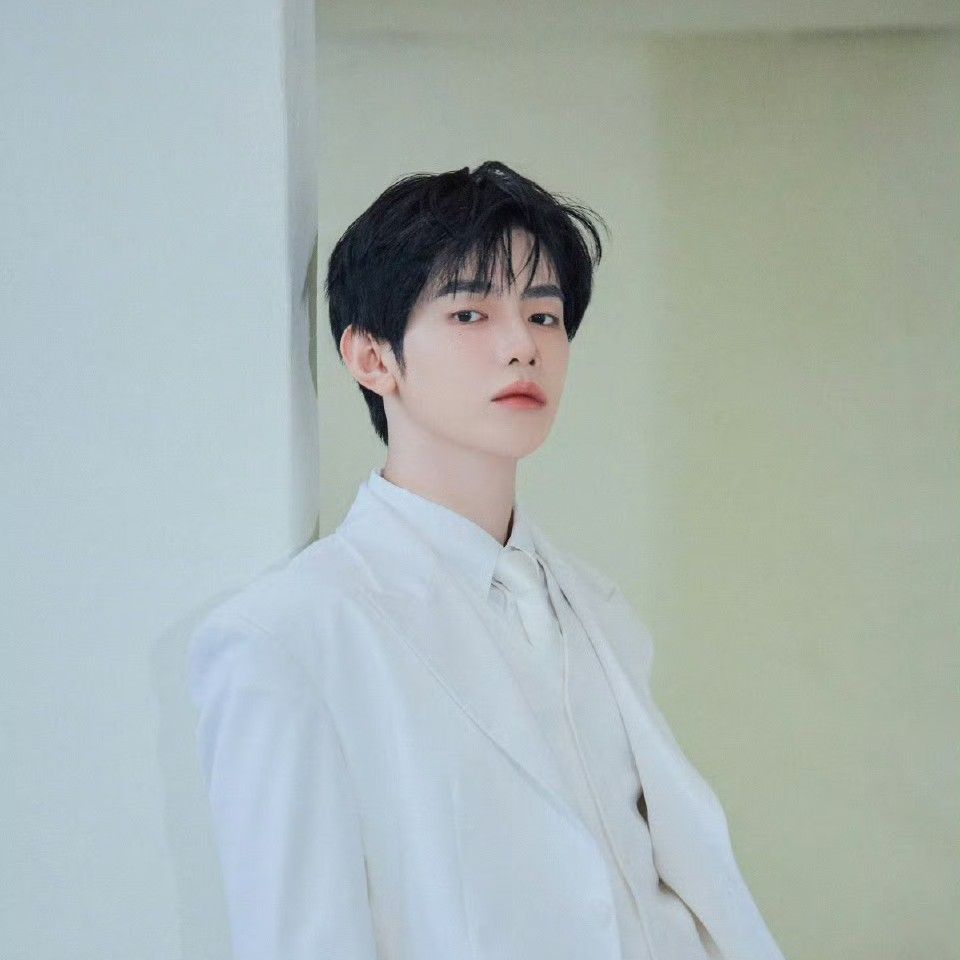 Behind-the-scenes cut of Zhang Hao (ZEROBASEONE)