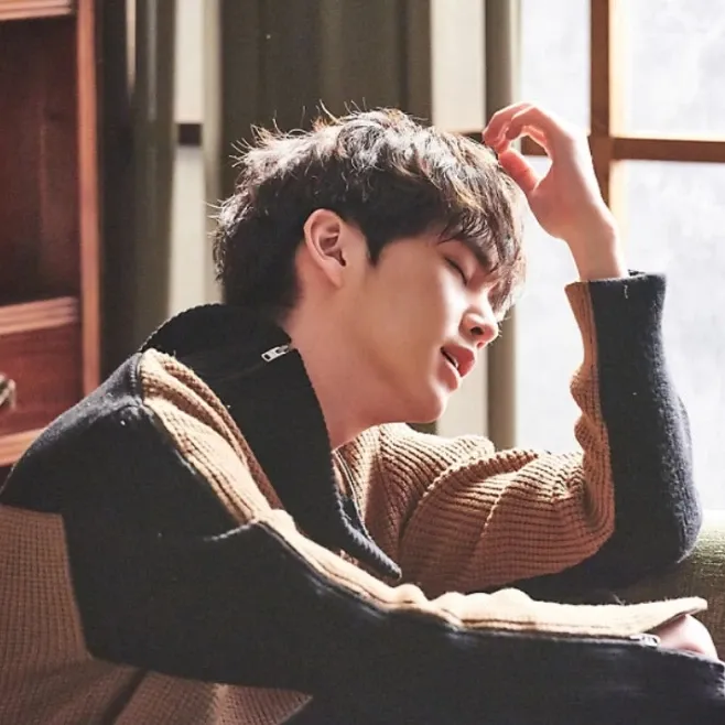 Behind-the-scenes cut of Shinwon (PENTAGON)