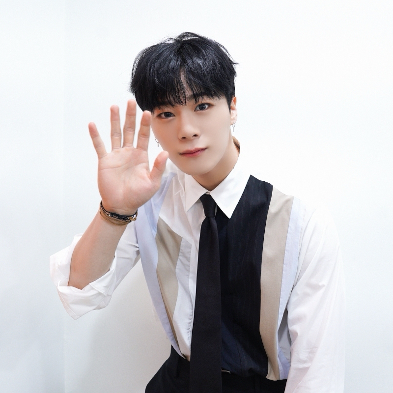 Behind-the-scenes cut of Moonbin (ASTRO)