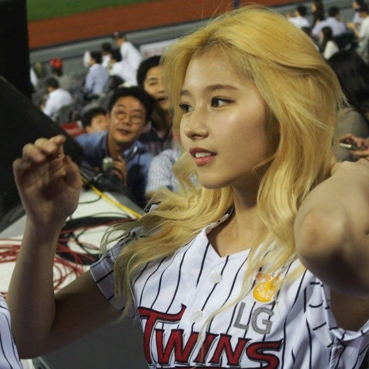 サナ (TWICE)の最新写真