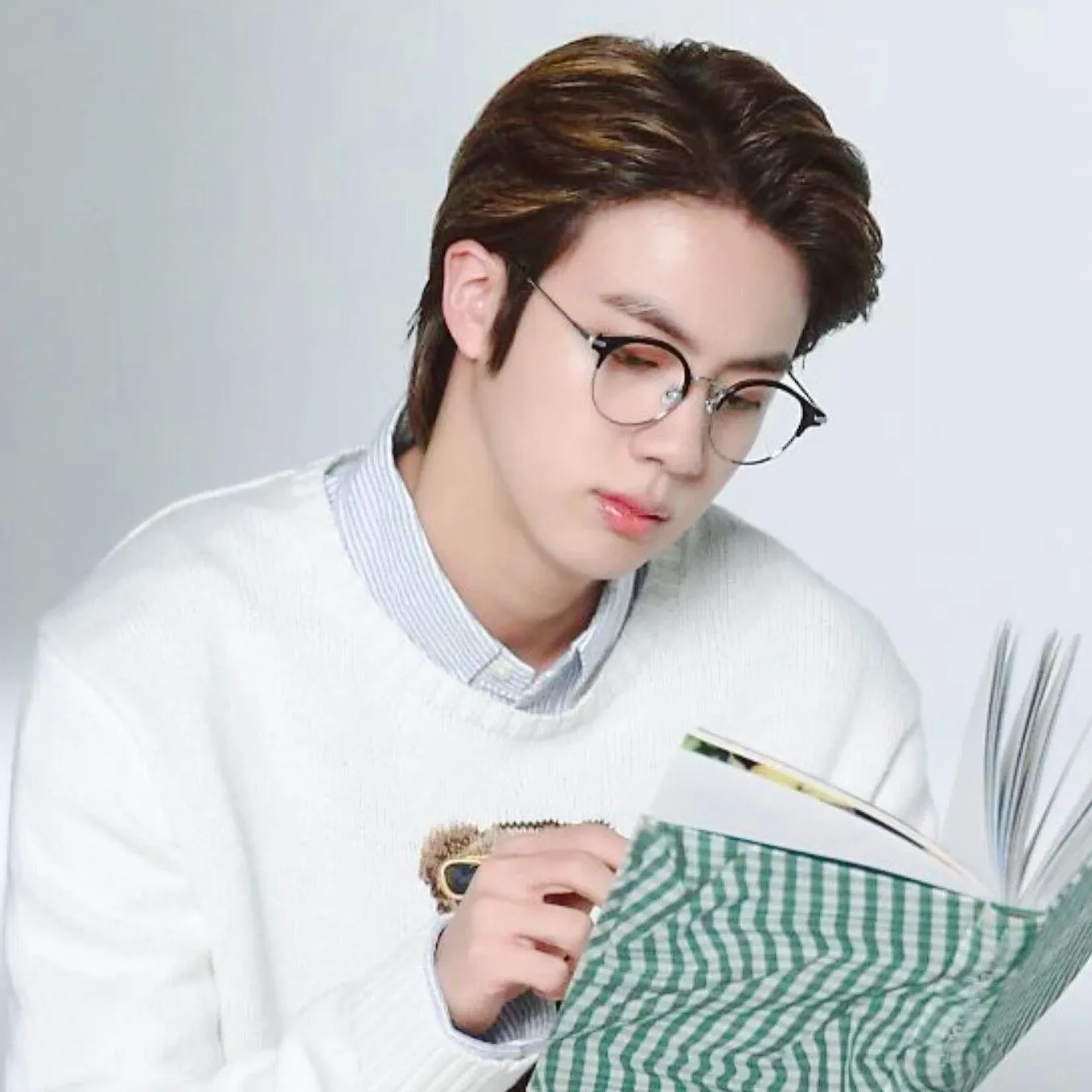 Momen yang diabadikan oleh penggemar Jin (BTS)