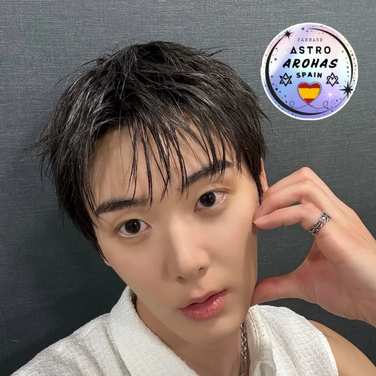 아스트로의 최신 사진