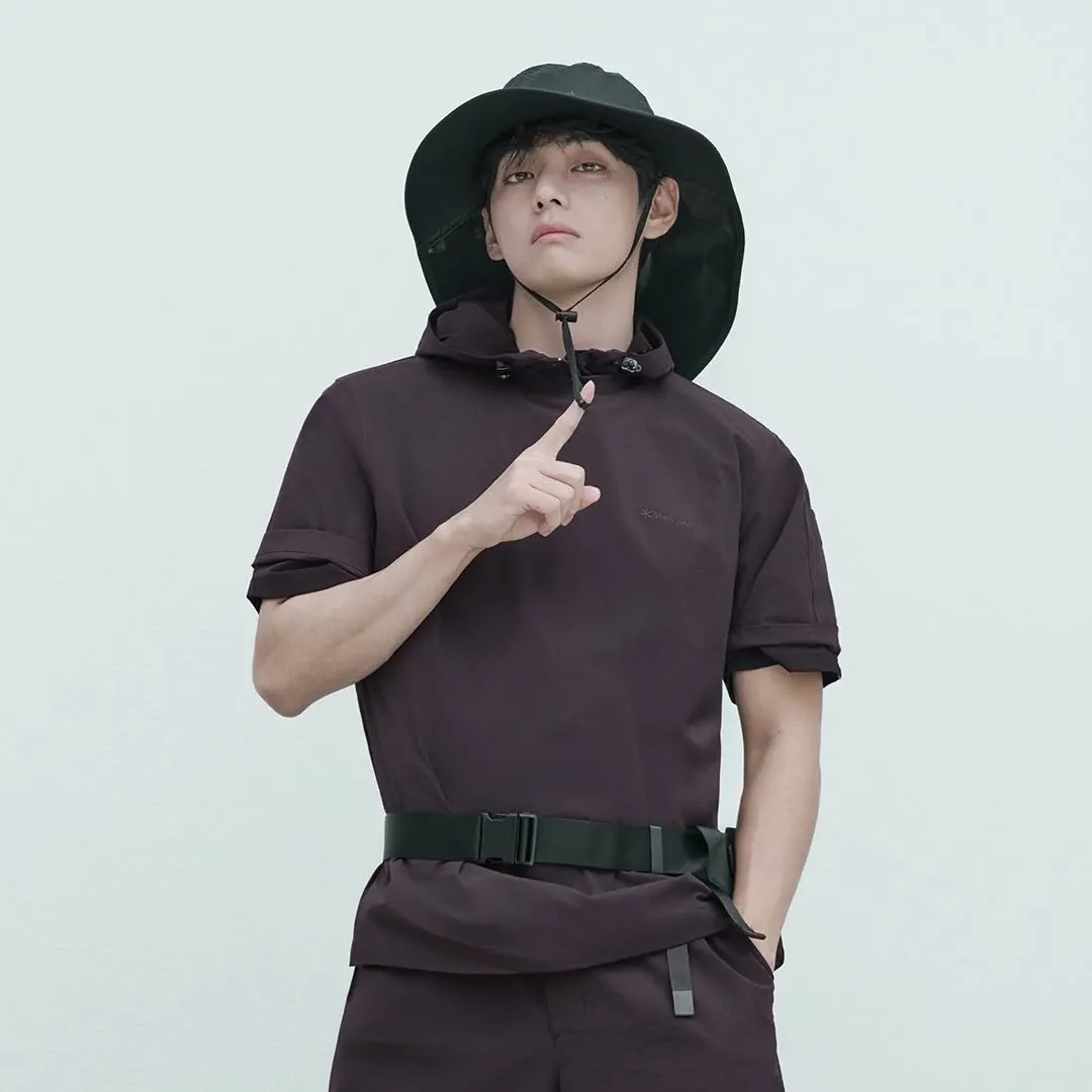 뷔 (방탄소년단)의 최신 사진