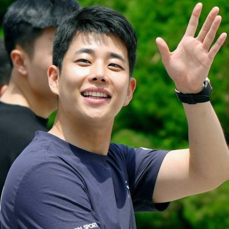 아스트로의 최신 사진