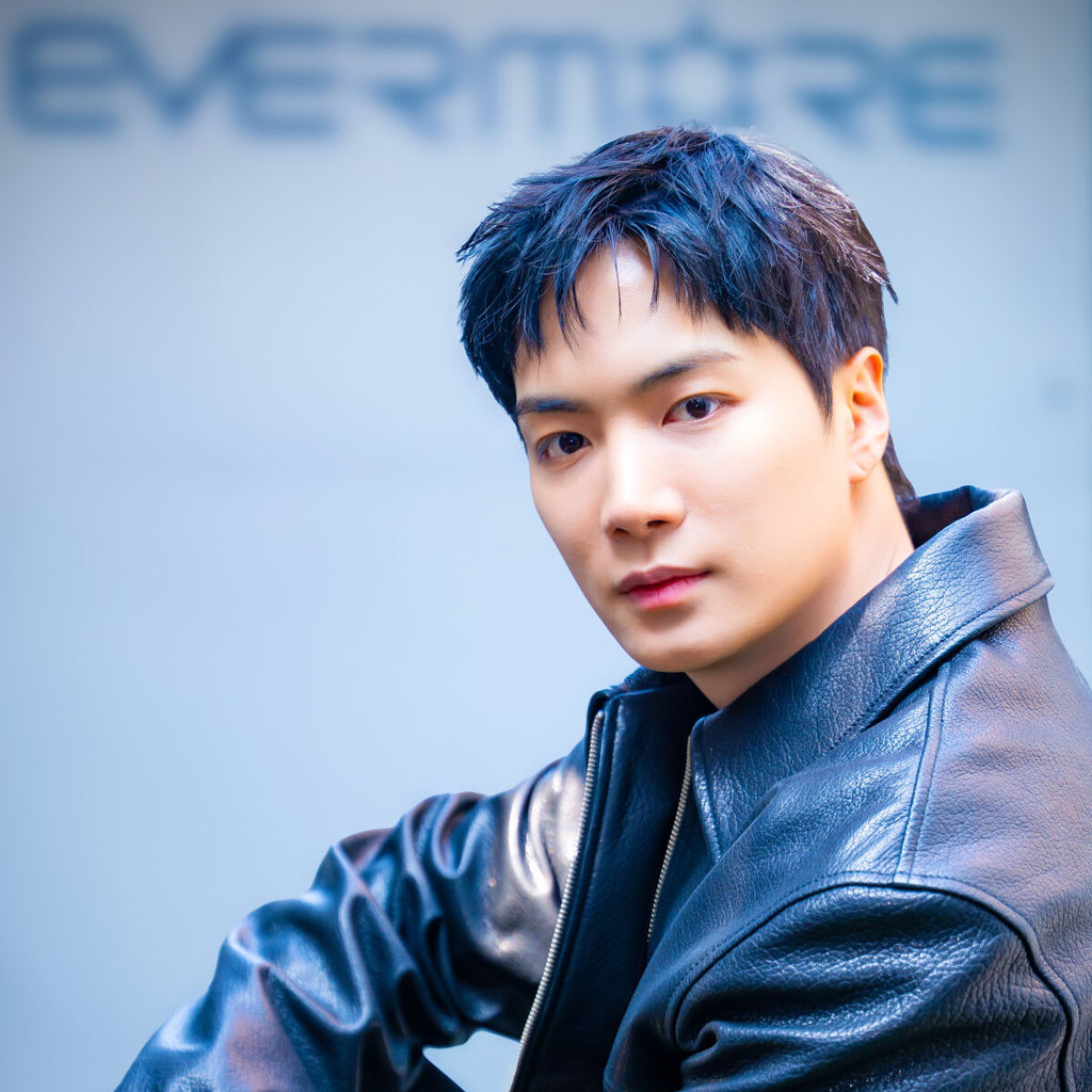 Recent activity shot of Kim Jonghyeon