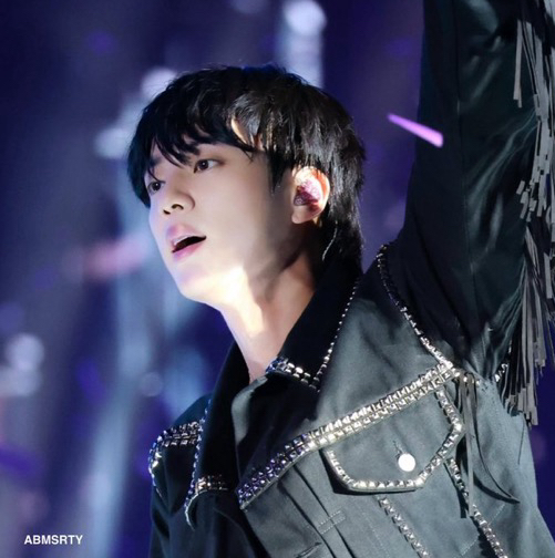 Behind-the-scenes cut of Jin (BTS)