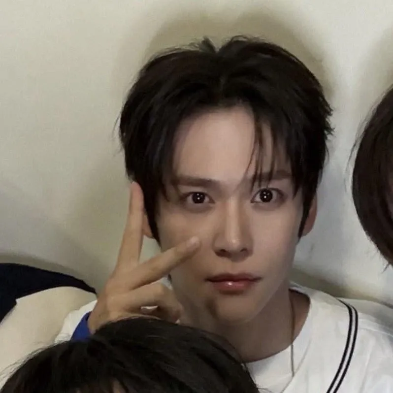 Behind-the-scenes cut of Eunseok (RIIZE)