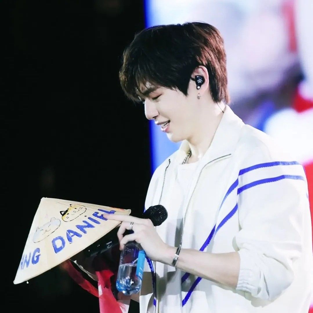 강다니엘의 비하인드 컷