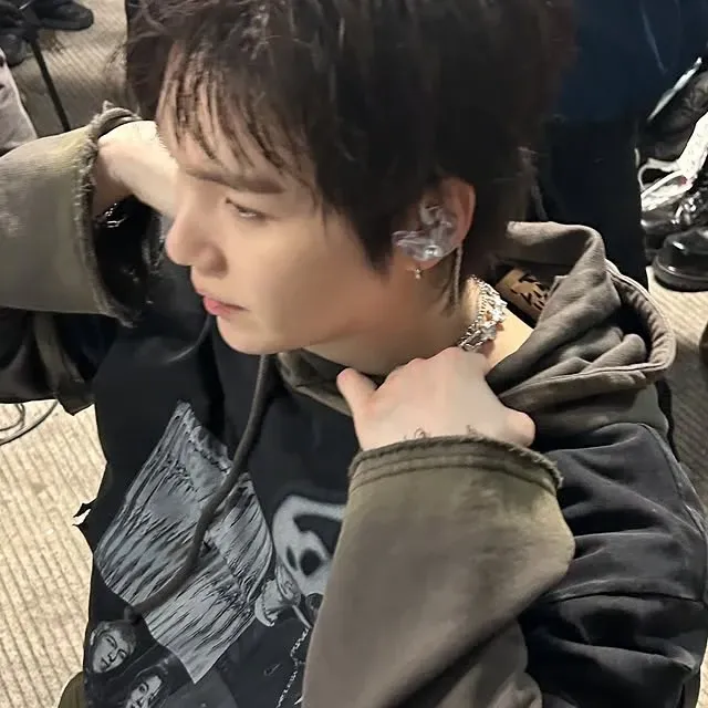Behind-the-scenes cut of BTS