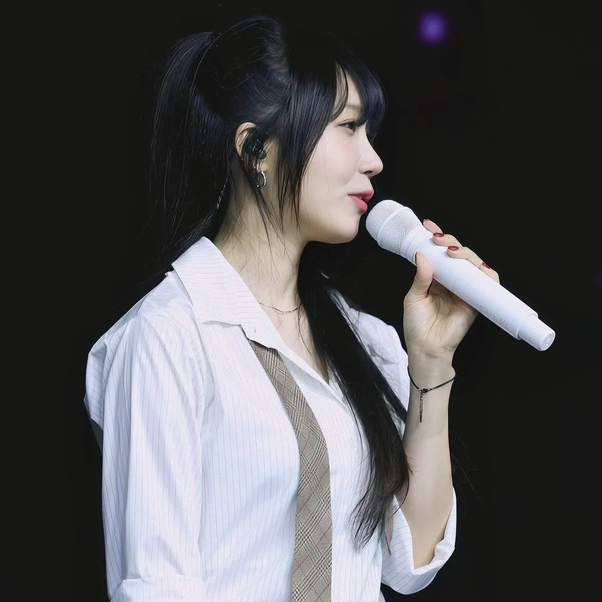 Behind-the-scenes cut of Jeong Eunji (Apink)