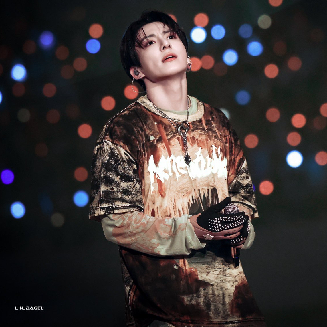 Foto aktivitas terbaru Jungkook (BTS)