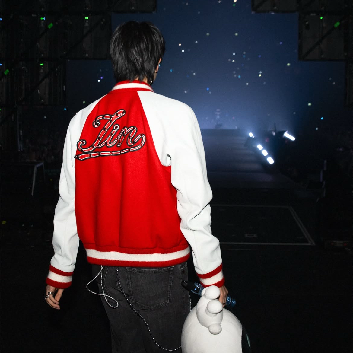 Foto aktivitas terbaru Jin (BTS)