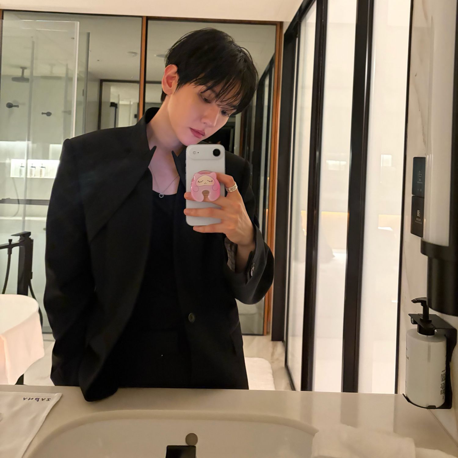 伯賢 (EXO)的幕後花絮