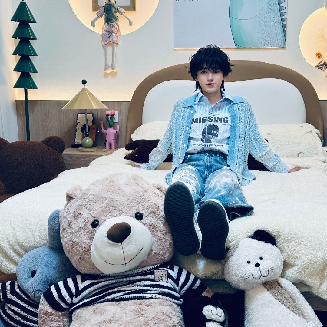 Recent activity shot of Song Yaxuan