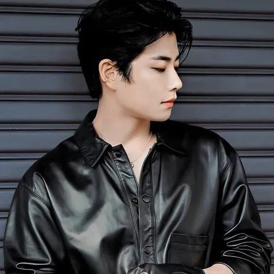 Behind-the-scenes cut of MJ (ASTRO)