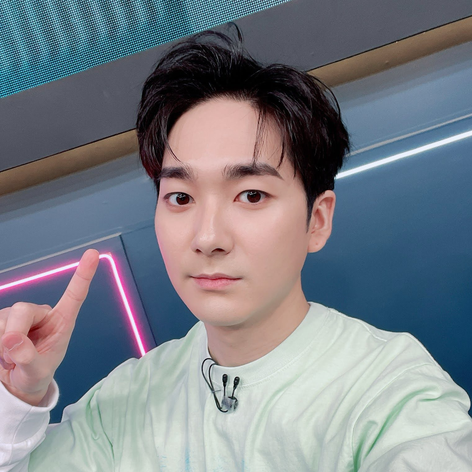 A moment captured by Aron's fan