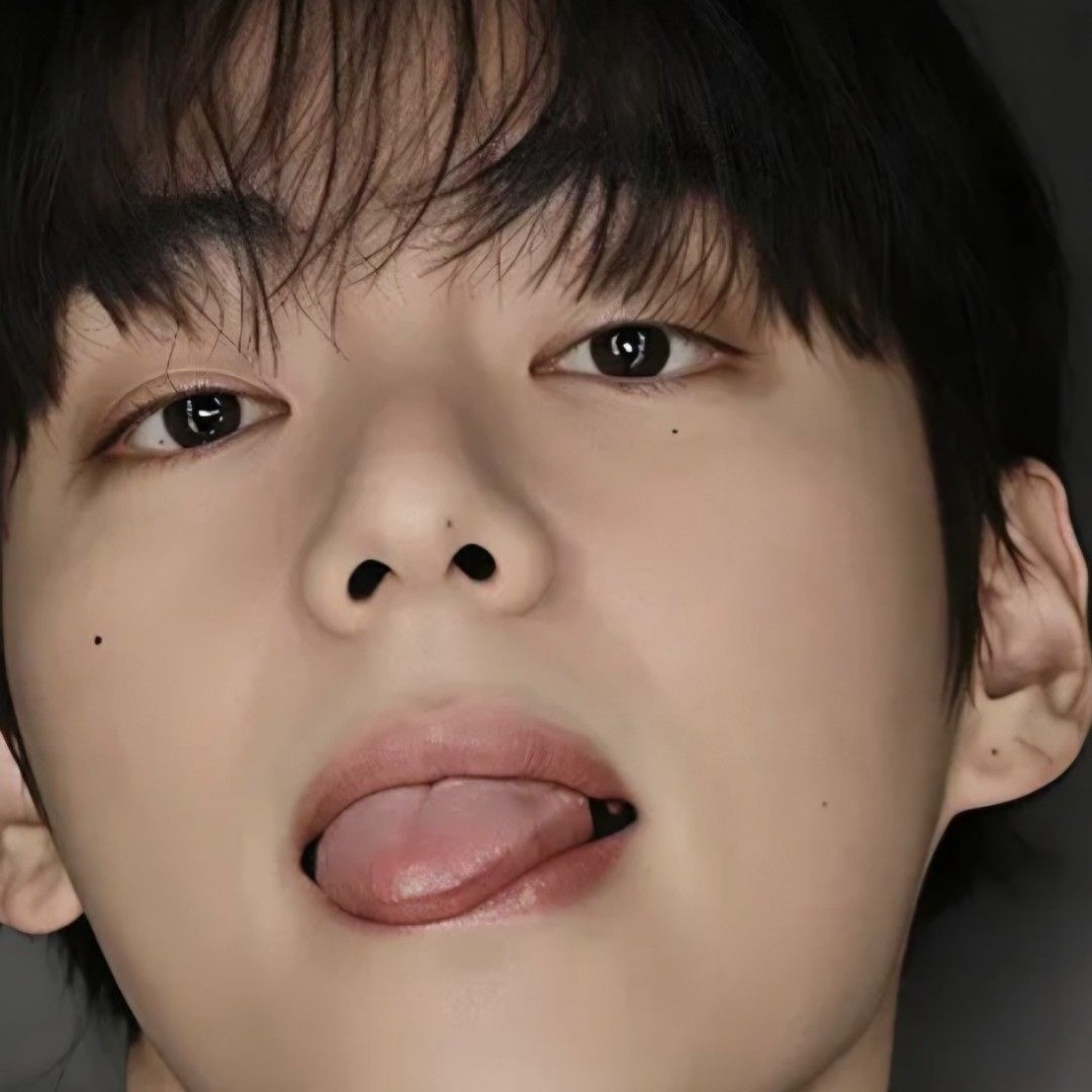 Behind-the-scenes cut of V (BTS)