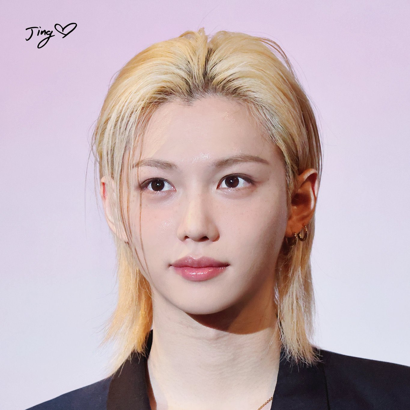 Recent activity shot of Felix (Stray Kids)