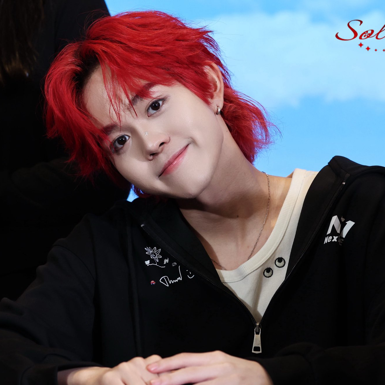 A moment captured by THI-O (NexT1DE)'s fan