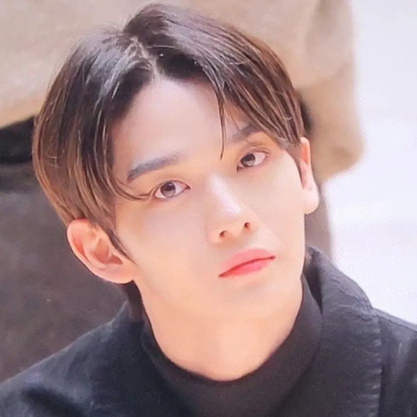 Recent activity shot of Bae Jinyoung